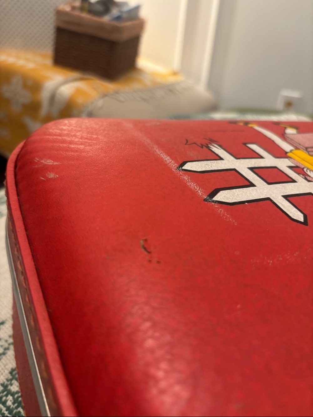 Vintage Trojan Luggage Company Red Vinyl Carry Case with Molded Handle - Picture 4 of 6